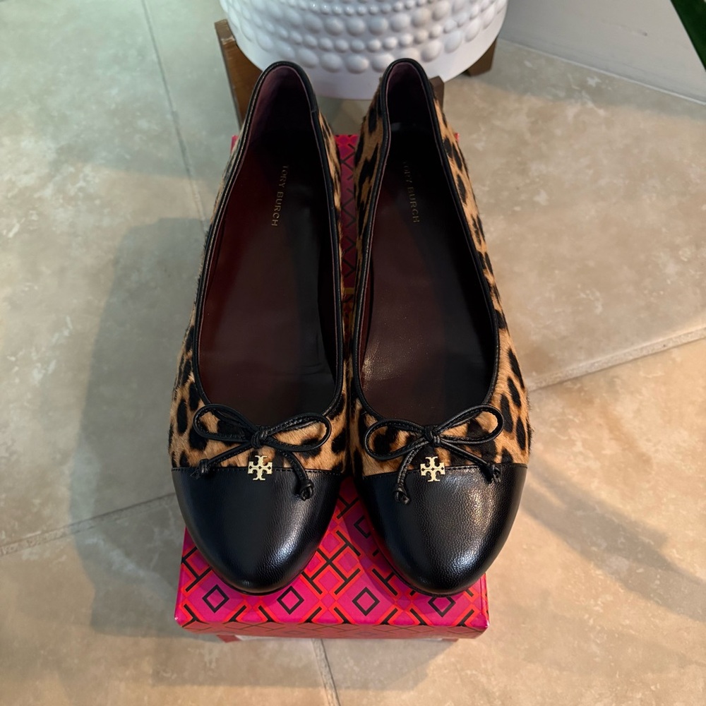 ❌ SOLD ❌ Tory Burch Leopard Cap-Toe Ballet Flats - Picture 2 of 5